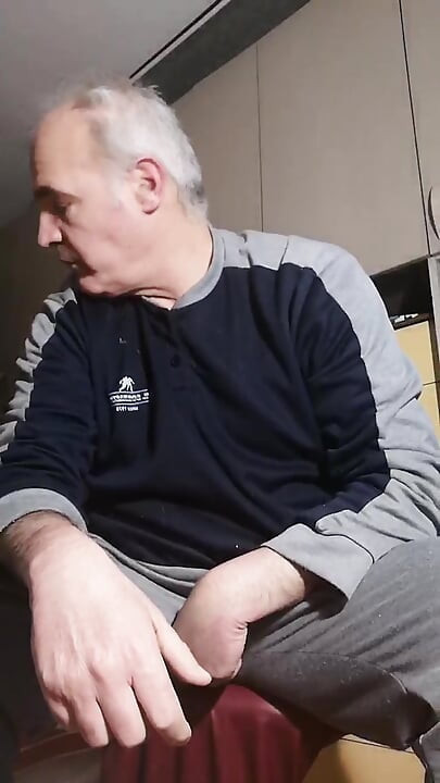 Online Erotic Show on February 9th.