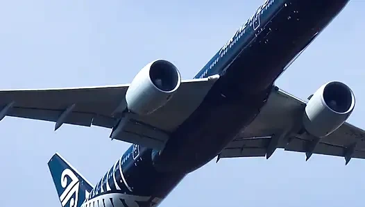 In meinen Träumen sind Sie immer mit weichen Materialien geschmückt, die Ihre Silhouette verzieren und sagen, wie hart ich es einsetzen werde.