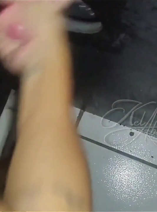 내 보지에 먼저 넣고 내 입에 글로리홀에 내 입에 라스칼이 존나게 왔어