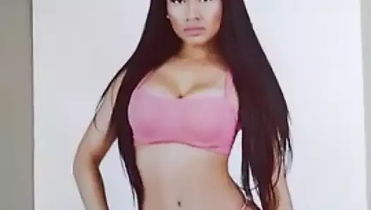 Nicki Minaj'a boşalıyor