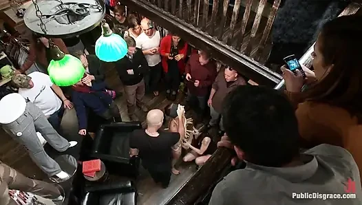 Perfekter körper, schönes gesicht - erstmals sex in der Öffentlichkeit und BDSM