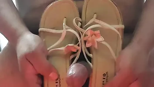 Wedge Flipflops porn video – friend of the family daughter's cute wedge shoes