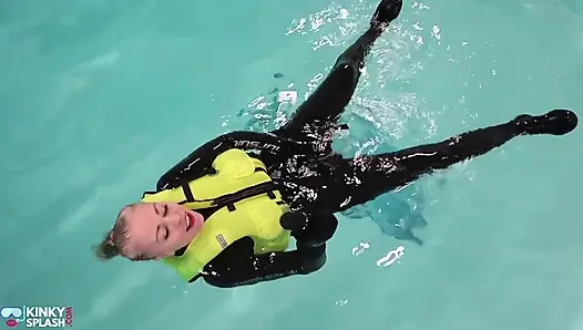 Neopren Lust: Aufblasbare Schnorchelweste vergnügen im pool