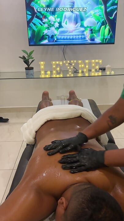 Leyne Rodriguez: Hot Latina in Massage Uniform Gives an Intense Oiled Session