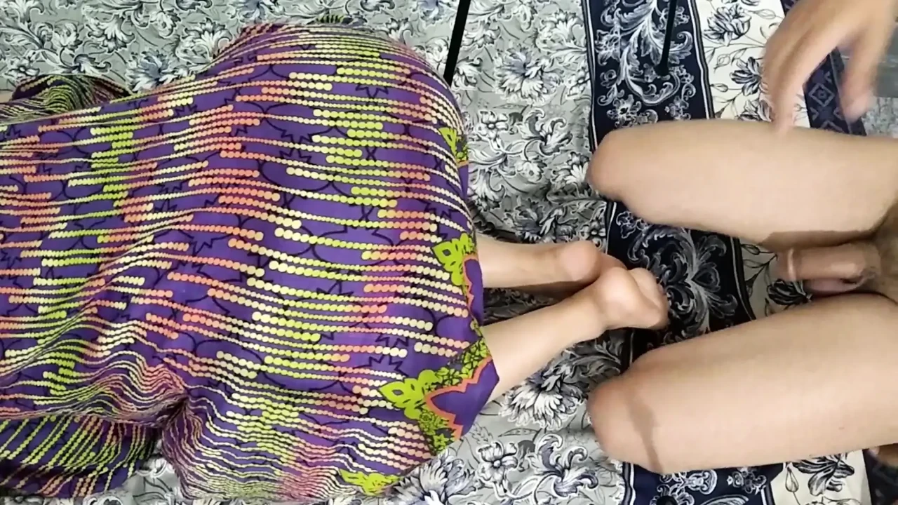 两个印度成年人之间的午夜浪漫 - 一个私人室内故事（18+）