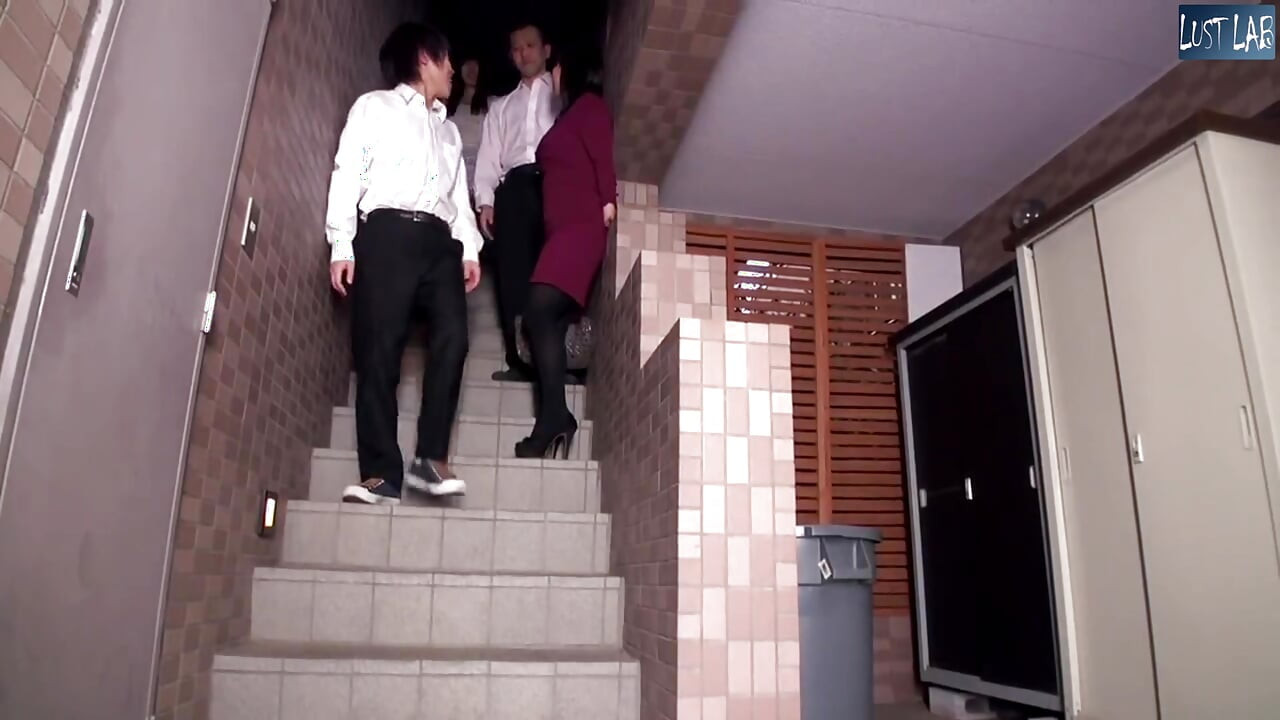 Careless Glimpse - Noticing His Reaction, She Quietly Lets the Moment Go Further - Part2
