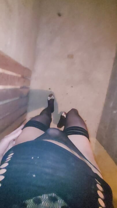 La Cave a Pute de VaneSsaBiTCHx [19au25] Mon Futur 🍌GLORyHoLe PcTrv91