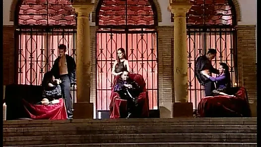 Cewek hot rambut cokelat dengan sepatu bot hitam dientot habis-habisan sama kontol besar sampai mengerang keenakan