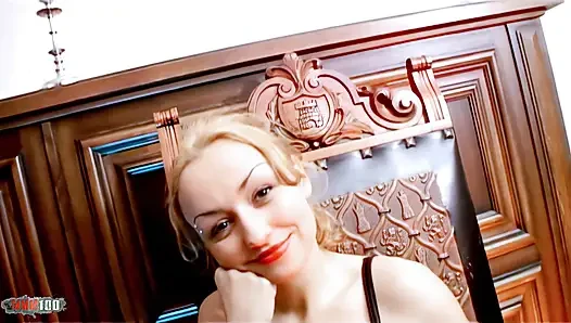Krystal Wallas: Tolle zierliche brünette mit dicken möpsen krystal zieht sich aus