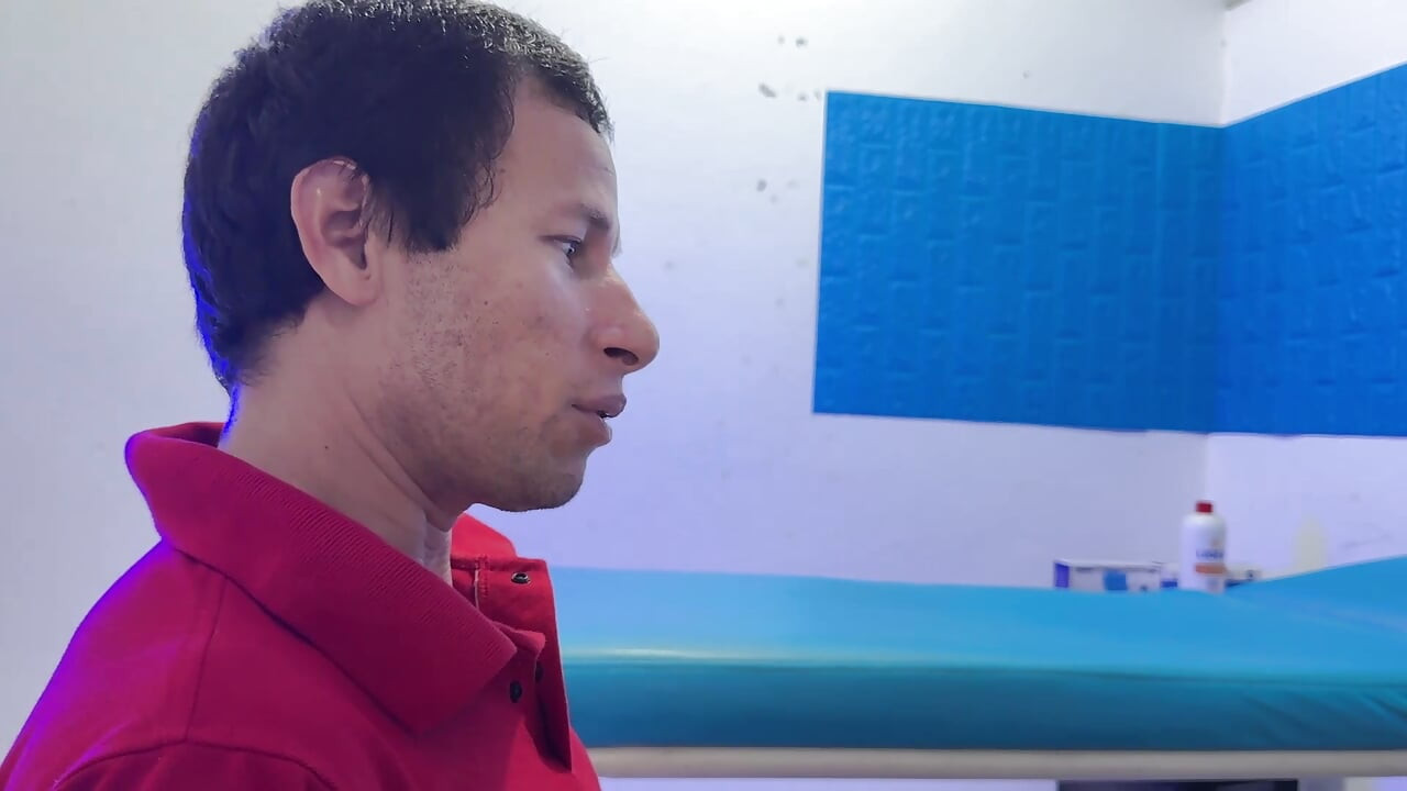 Segredo safado do médico ingênua: peituda latina md dá ao paciente um tratamento hardcore na mesa de exame