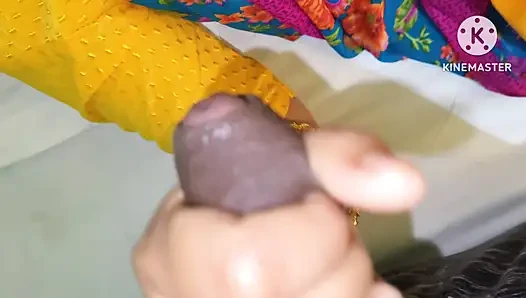 Sharmili Bhabhi ne apni chut shave kar apne dever se chudawayee