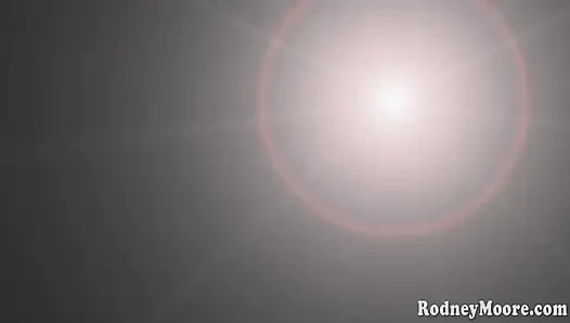 Dünne schwangere schlampe bekommt sperma vom riesigen bauch geleckt