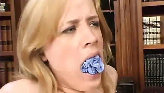 Anna Mills und schüchterne liebe