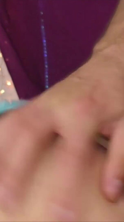 Emotivní okamžik z "SKUTEČNÉ DOMÁCÍ HALLOWEENSKÉ PORNo 18letého německého páru"