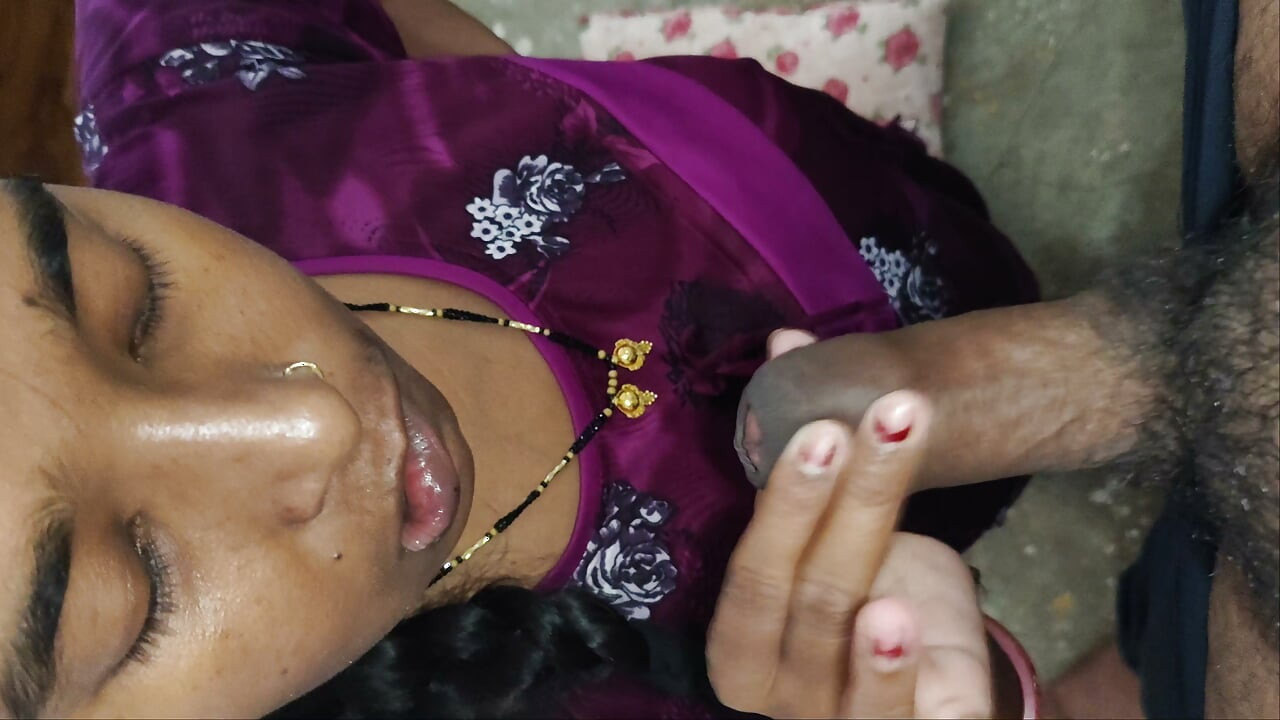 Desi village bhabhi sucking village old man Lund - blowjob desi hot videos Hindi.