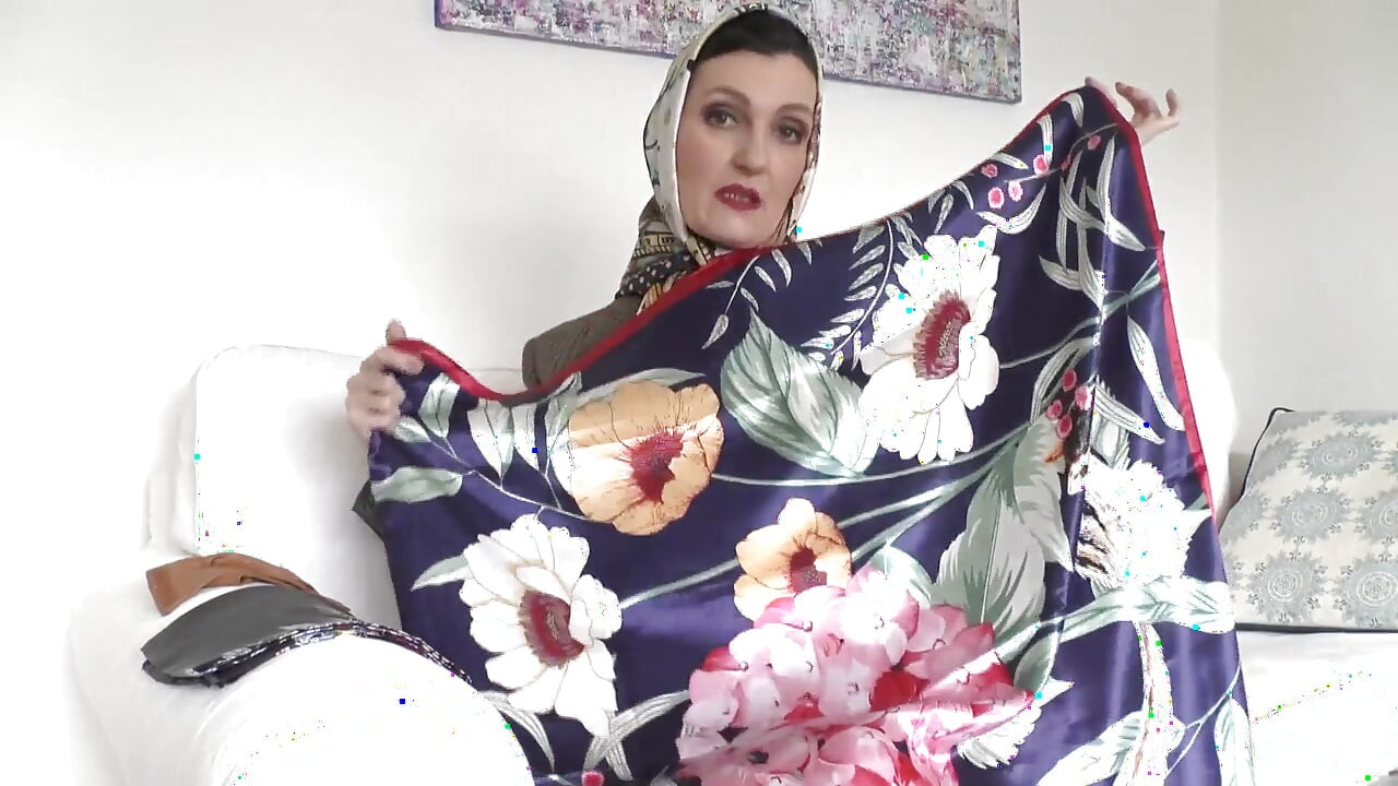 Tarea diaria traviesa para mi zorra de satén, Lady Victoria Valente