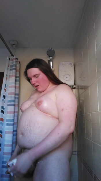 Epski trenutak iz "Ogromna trans BBW jede spermu s vrhnjem"