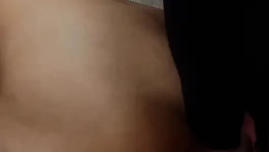 Ее сюрприз с большим страпоном он начинается нежно, заканчивается интенсивным, 28 см глубокого анального исследования