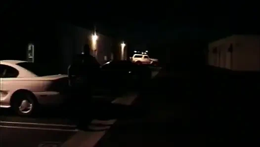 Pasangan kulit hitam suka di garasi