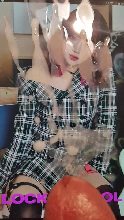 Weki meki yoojung počast