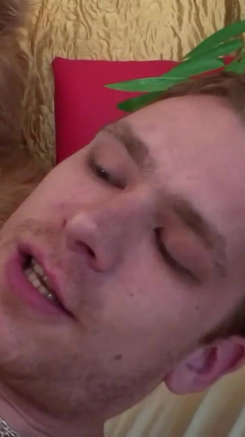 Must-see moment from "Ataquei o meu namorado com cinta no cuzinho video amador"