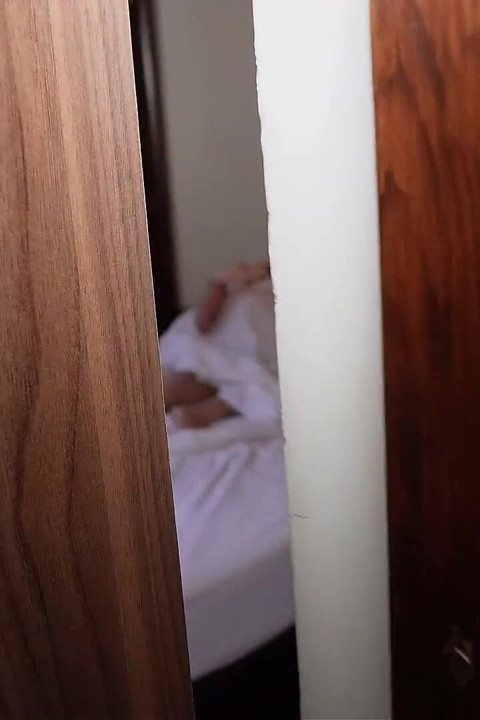I Fuck My Sister-in-law in the Middle of the Night Without My Stepbrother Noticing