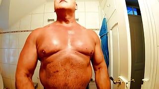Fitness musclebear sport papi bodybuilder Studio bizeps strongman powerlifter fit shaving chest