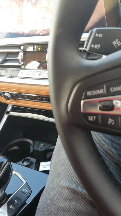 Stepmom makes stepson cum in 20 seconds in the car
