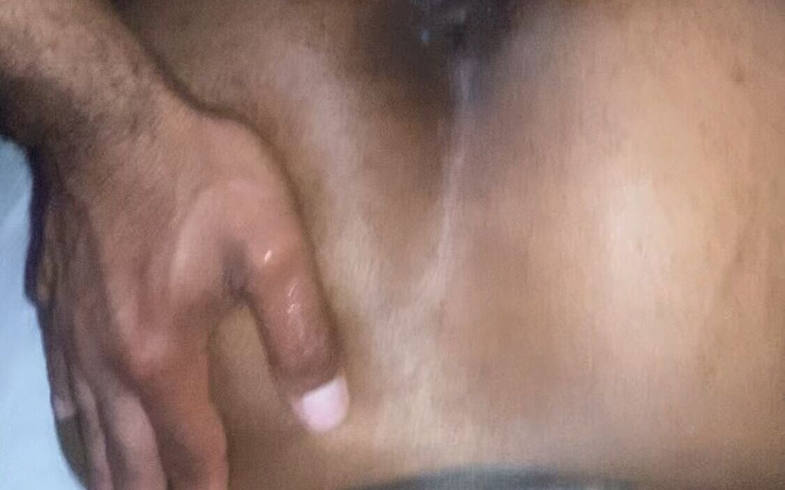 Transgirl daje polusestri sperme