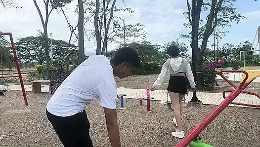 Parkta bir adam buluyorum ve onu eve götürüp en iyi sikişi yapmak için eski kız arkadaşım olarak benimle oynamasını istiyorum