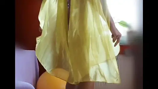 Selena's act posing in heels as tribute to her beauty