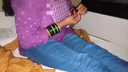 Klimali otobüste riskli oral seks. Sıcak Desi Priti Bhabhi.