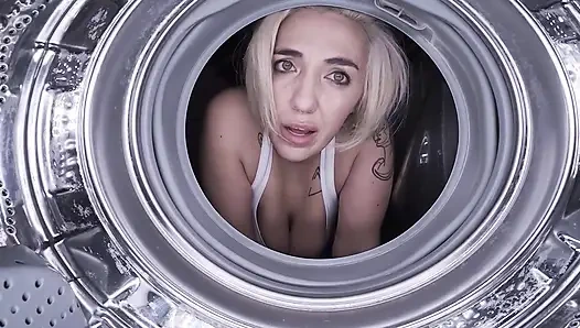 Американка-мачеха С Пышными Формами Обожает Британский Член!