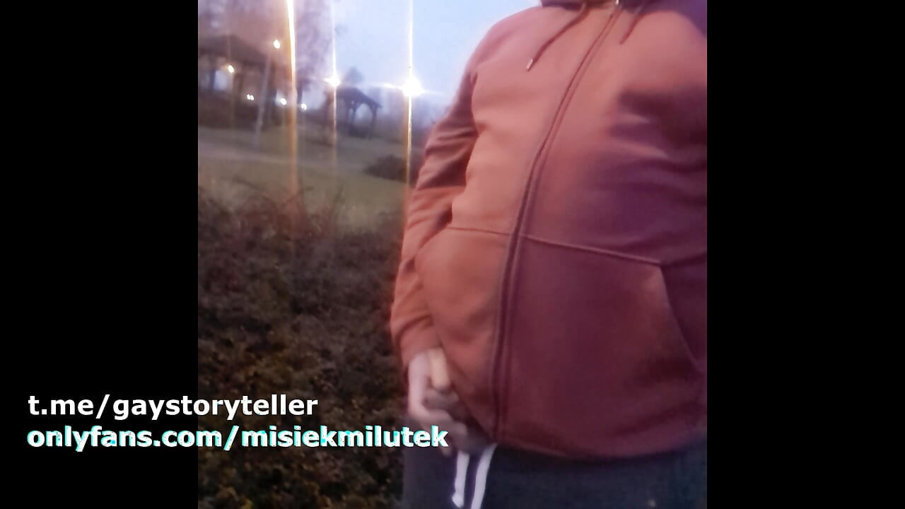 estacionamento para caminhões de masturbação com urso de pelúcia