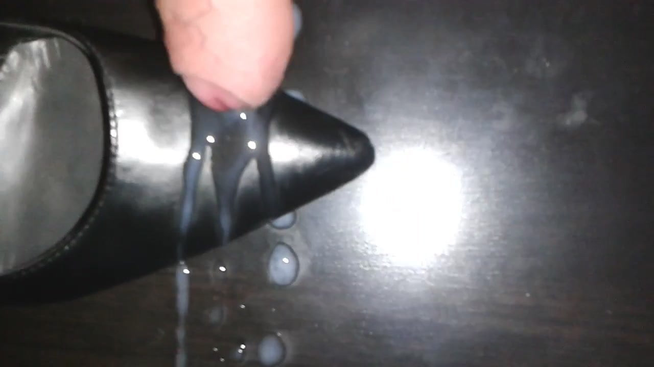cumming on wifes heels