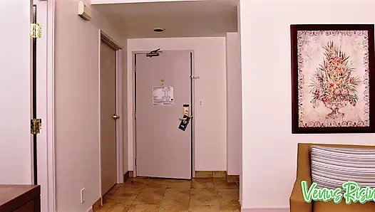 Orta yaşlı seksi kadın ilk randevuda büyük zenci yarağıyla sikişiyor ve dölleniyor