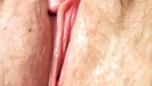 Моя идеальная розовая киска крупным планом