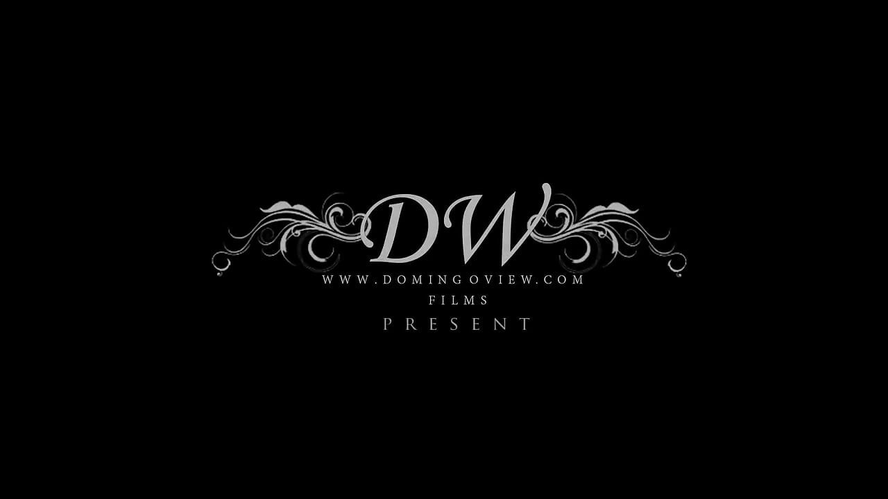 Mia Luna Δες με