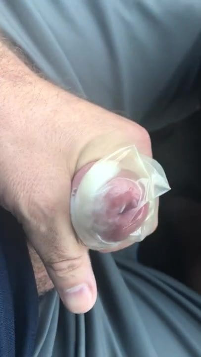 Cumshot in condom