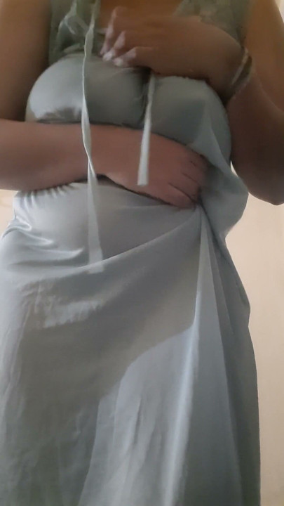 Esposa india curvilínea haciendo videollamada para su marido parte 2 | Clip 2