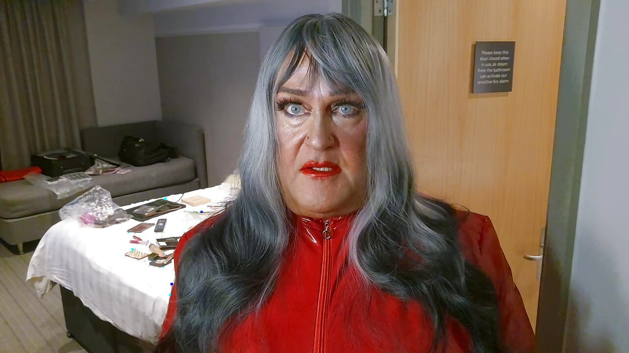 أنا Tanyalushxx بحاجة إلى استخدامها وتصويرها بالفيديو