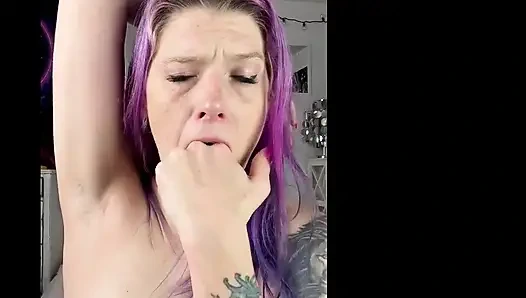 Kıllı koltuk altı tükürme oyunu