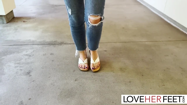 Library Hookup - A Foot Fetish Story