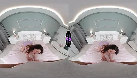 Lola Bredly büyük göğüslerle oynamak için kitap düşürüyor ve sonra ıslak sakso çekiyor - tmwvrnet