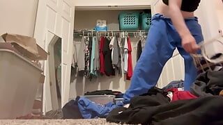 POV: you’re watching me hang up my clothes but my pants keep falling down and exposing my bare butt🤭