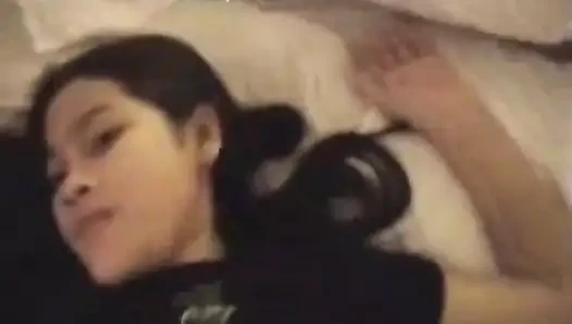 Эксклюзивный вьетнамский секс вчетвером в любительском видео, мульти поз, кровать и пол, хорошенькие студенты получают экшн с пороком, камшот на лицо 3 вместе.