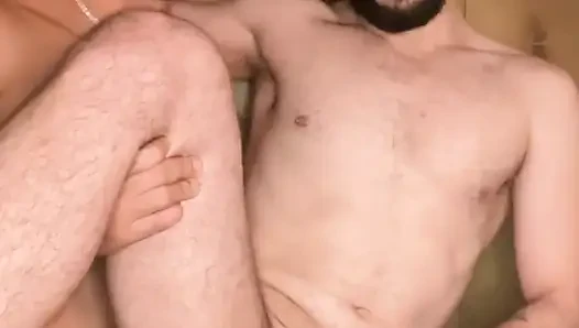 Beni birçok pozisyonda sikiyor