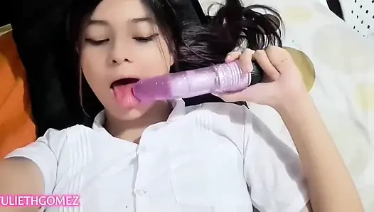 Gadis masturbasi solo
