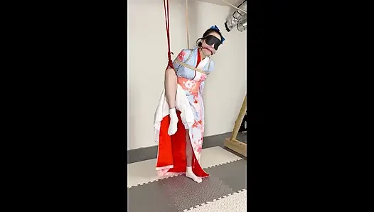 Der Höhepunkt, wie man einen Kimono an einem sonnigen Tag trägt