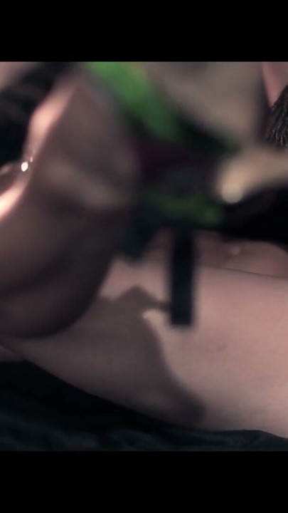 HOTTIE ENJOYS A PUSSY LICK BEFORE A HARD THRUST ON THE BED | Clip 2